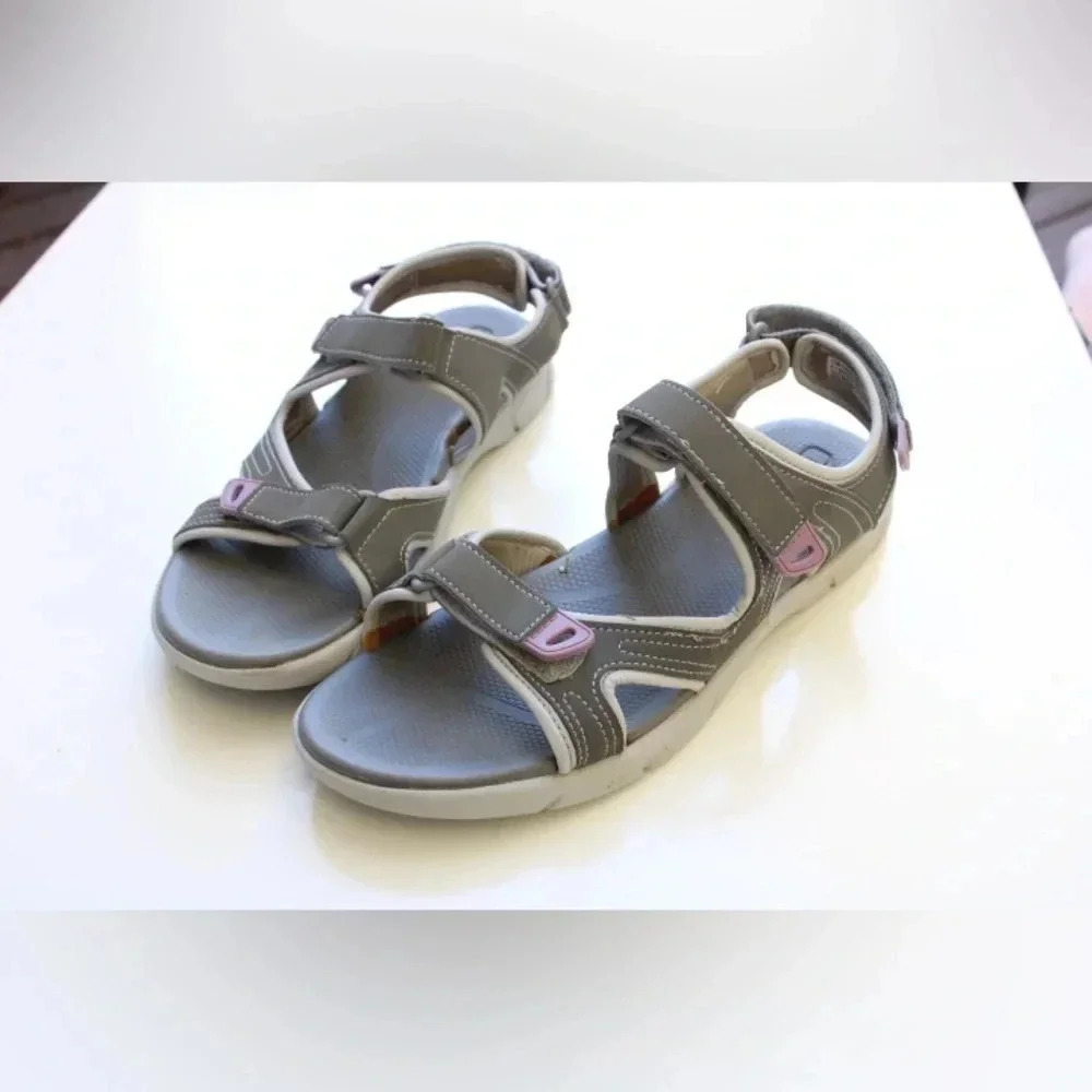 Khombu Evelyn sandals